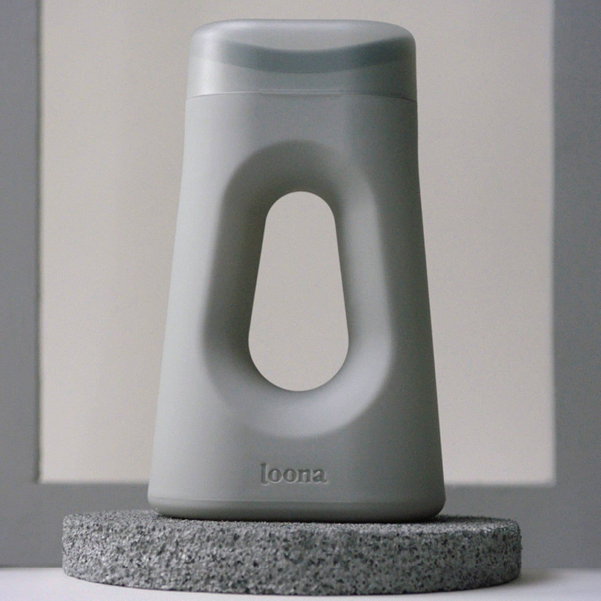 Female Urinal The Loona 30 oz. With Closure Single Patient Use - BeHope