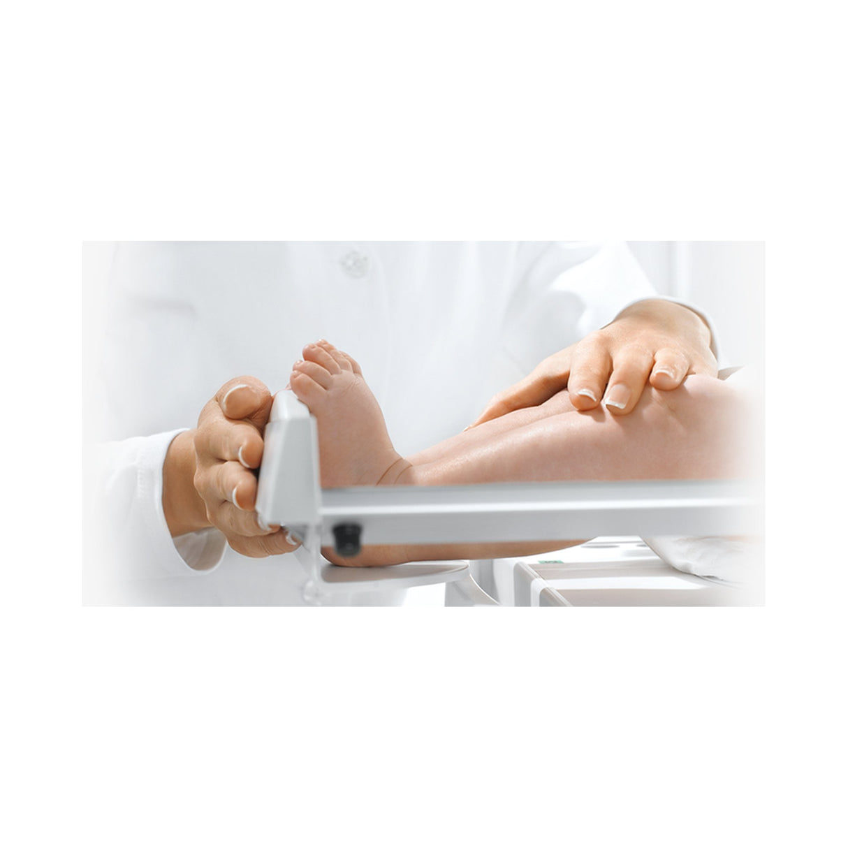 Pediatric Scale seca® 334 LCD Display 44 lbs. / 20 kg Capacity White AC Adapter / Battery Operated - BeHope