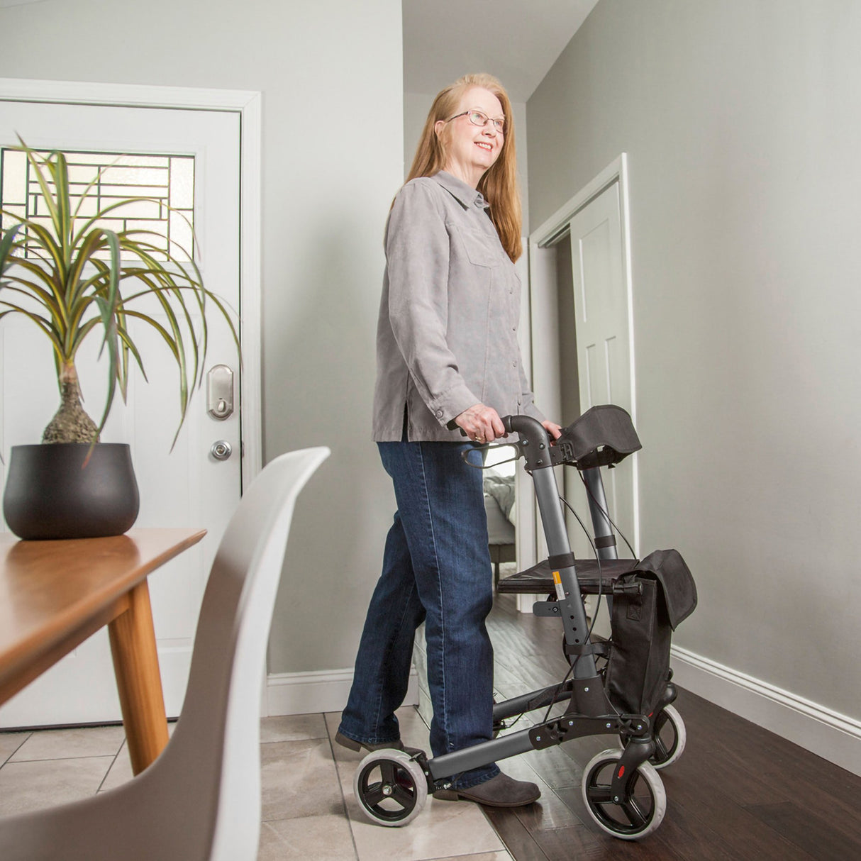 4 Wheel Rollator HealthSmart® Gateway Titanium Gray Adjustable Height / Lightweight / Folding Aluminum Frame - BeHope
