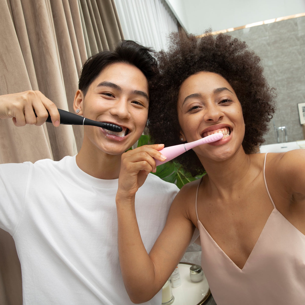 Sonic Toothbrush ISSA™ 3 Black Adult Polymer - BeHope