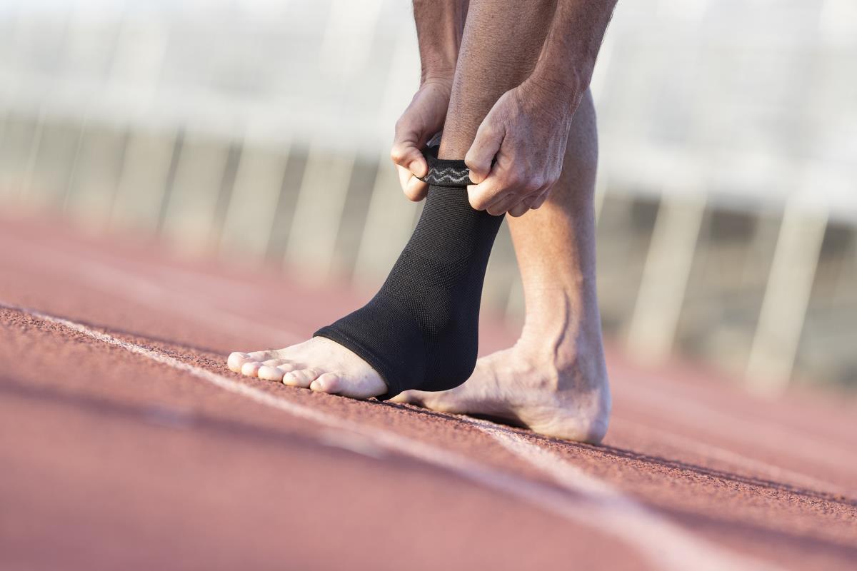 CURAD Performance Series Ankle Supports