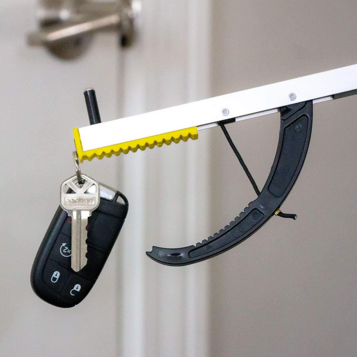Aluminum Reachers with Magnetic Tip