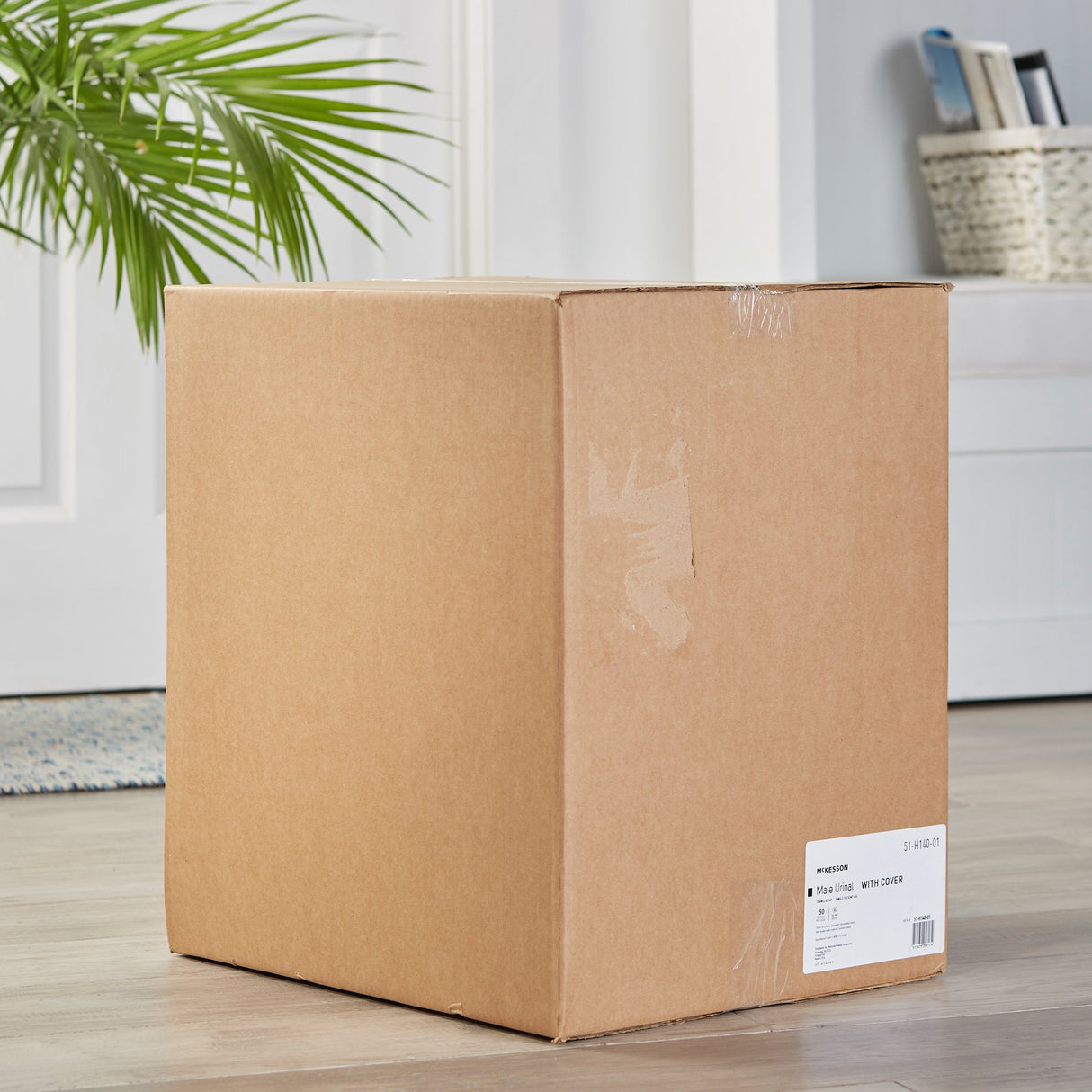 Male Urinal McKesson 1 Quart / 1000 mL With Closure Single Patient Use - BeHope