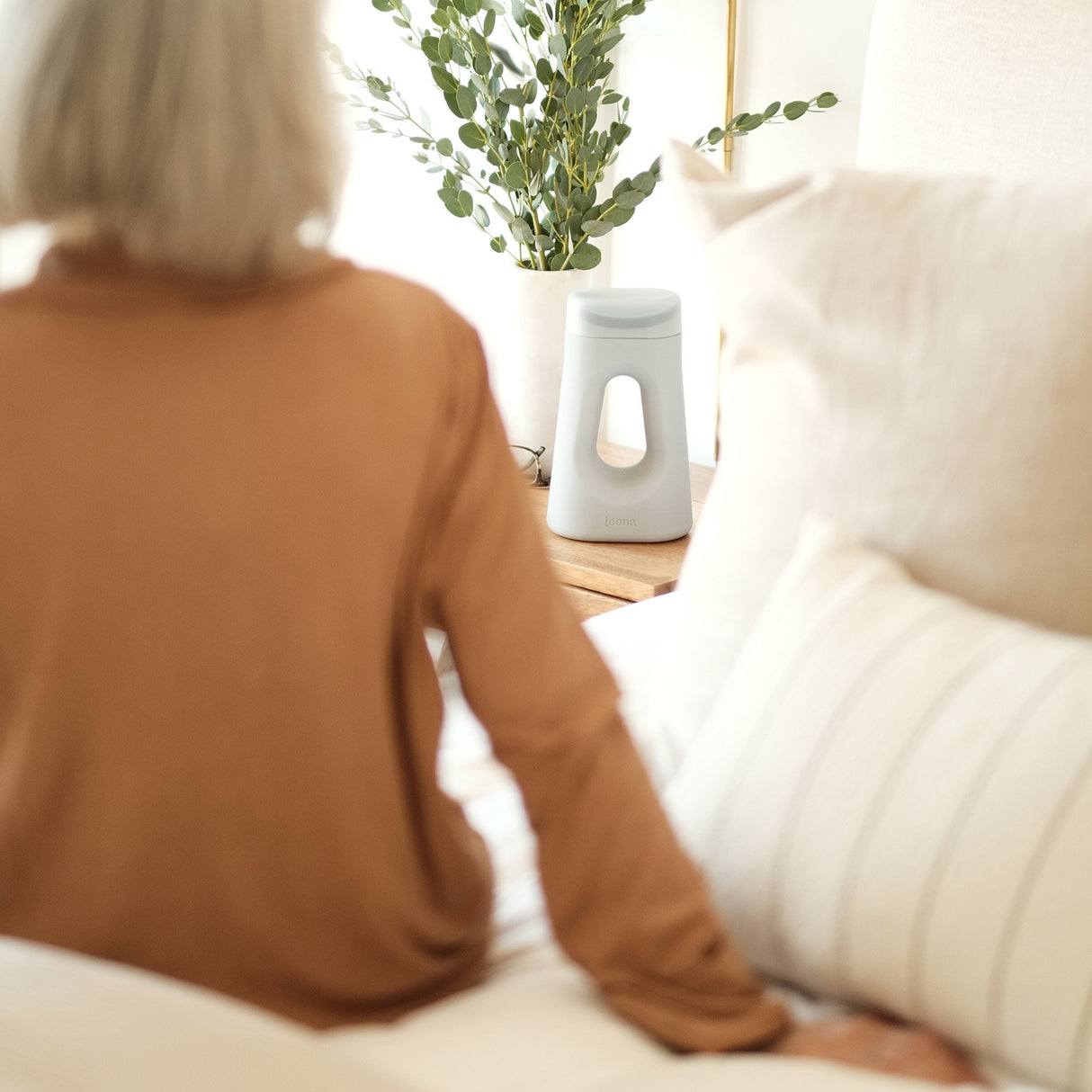 Female Urinal The Loona 30 oz. With Closure Single Patient Use - BeHope