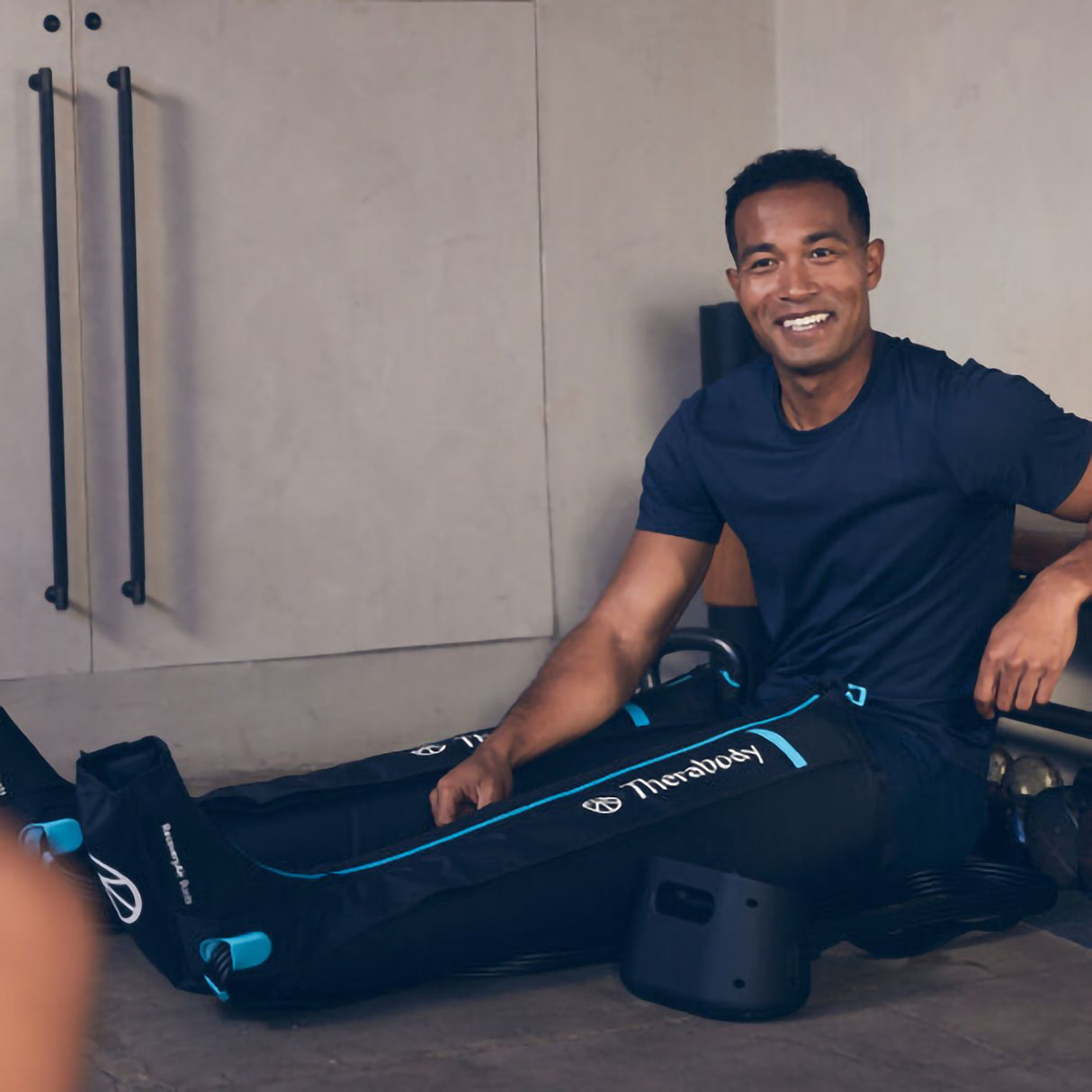 Compression Massage Garment & Pump RecoveryAir PRO Pump: 5.1 X 6.7 X 8.6 Inch / Boot: 31-1/2 to 37-1/2 Inch Outseam Length, Up to 31-1/2 Inch Max Width - BeHope