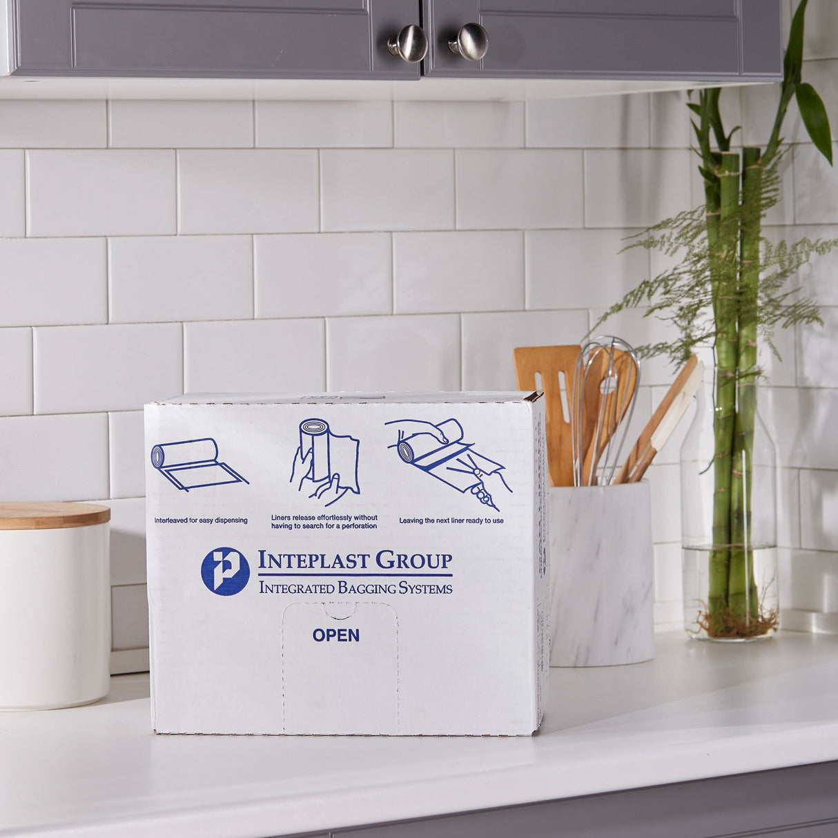 Trash Bag McKesson 30 gal. White LLDPE 0.70 mil 30 X 36 Inch Star Seal Bottom Coreless Roll