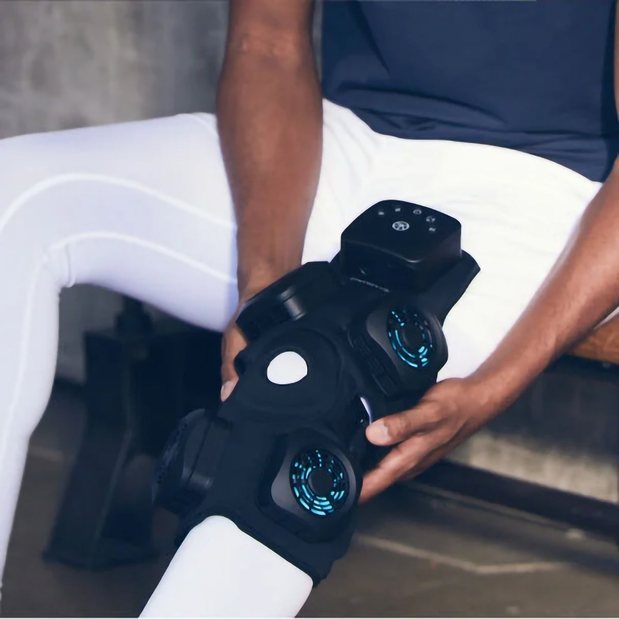 Heat/Cold + Vibration Therapy Wrap RecoveryTherm Knee One Size Fits Most - BeHope