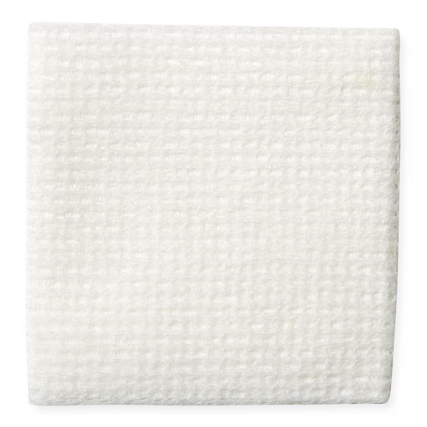CURAD SoothePlus Gauze Pads with Arm and Hammer Baking Soda