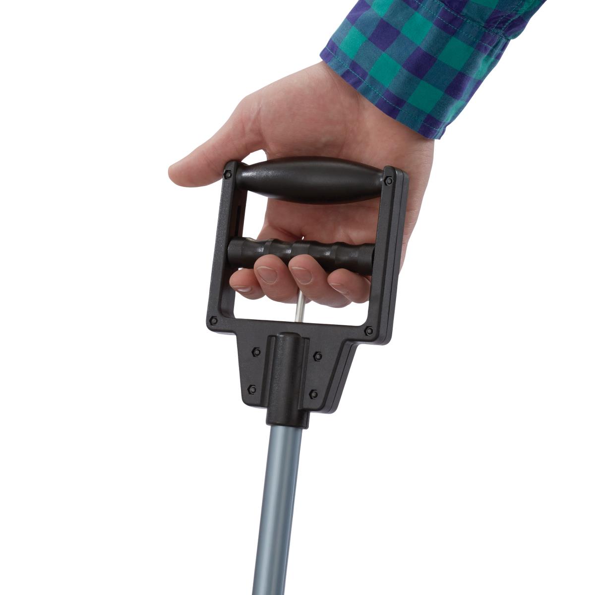 Medline Reachers, close-up of the gripping claw mechanism.