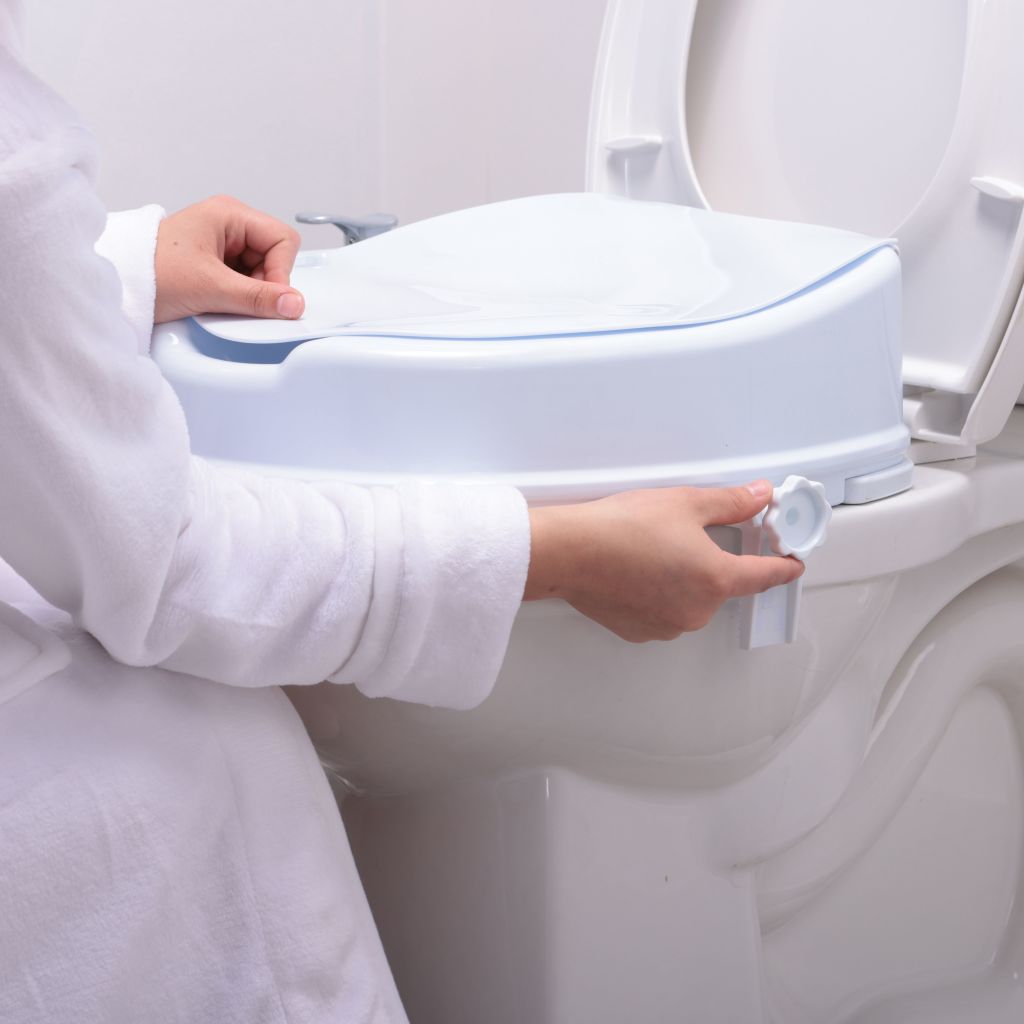 Preservetech™ Raised Toilet Seat With Bidet - BeHope