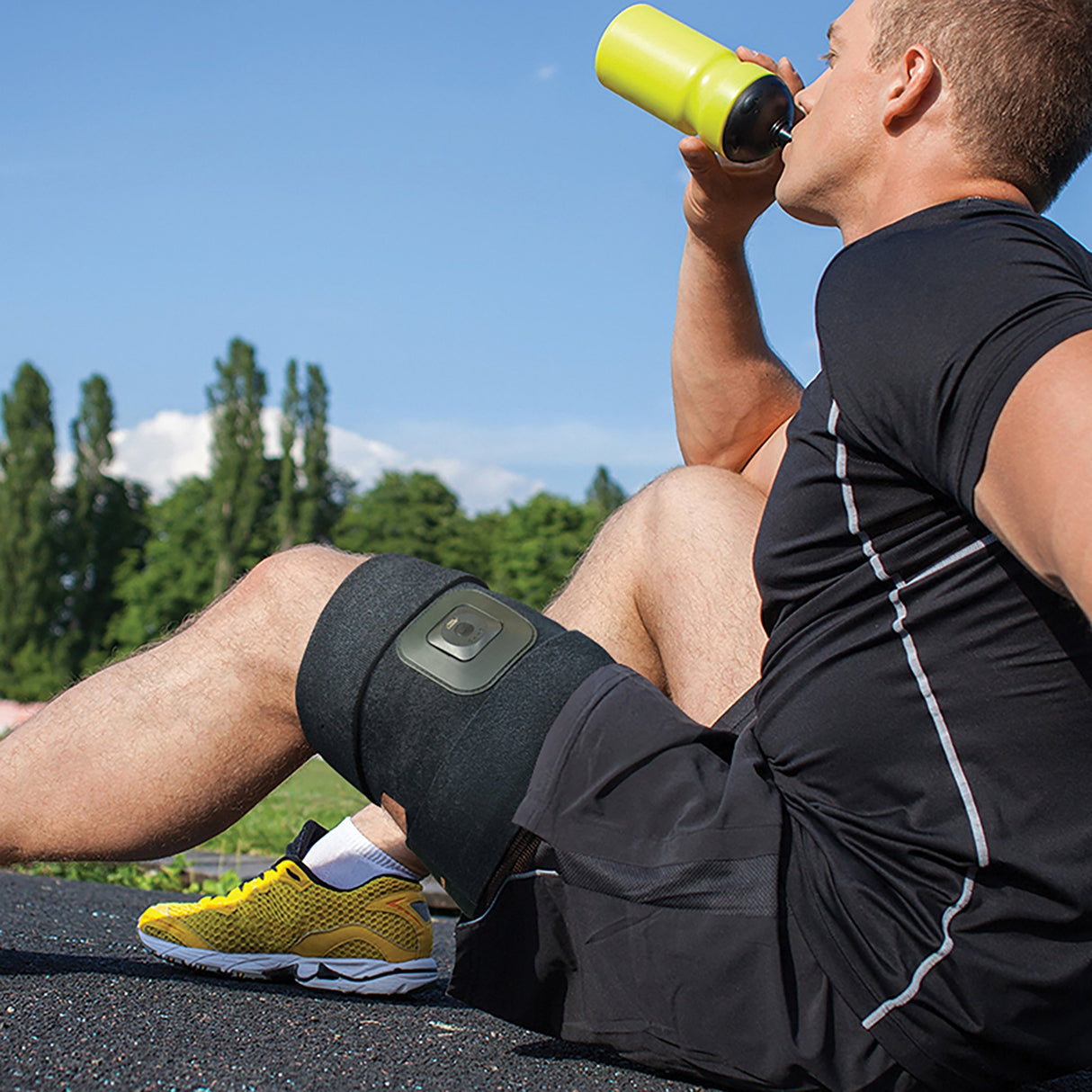 Vibration Therapy Wrap Intellinetix® Upper Leg One Size Fits Most - BeHope