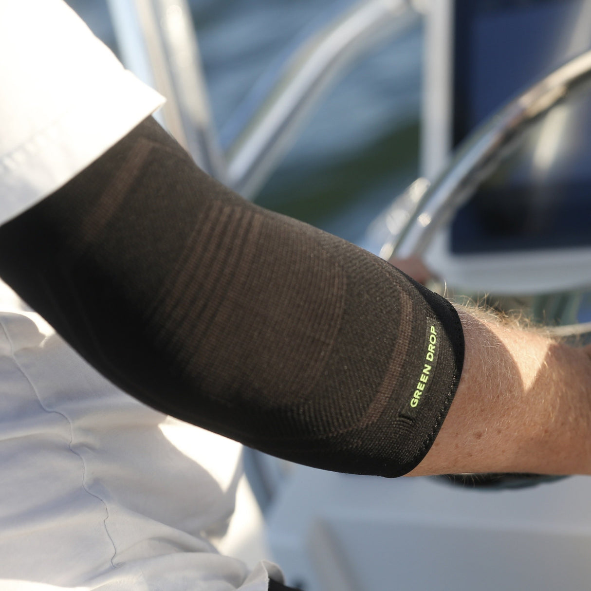Elbow Support Green Drop Large / X-Large Pull-On Sleeve Left or Right Elbow 12 to 16 Inch Elbow Circumference Black