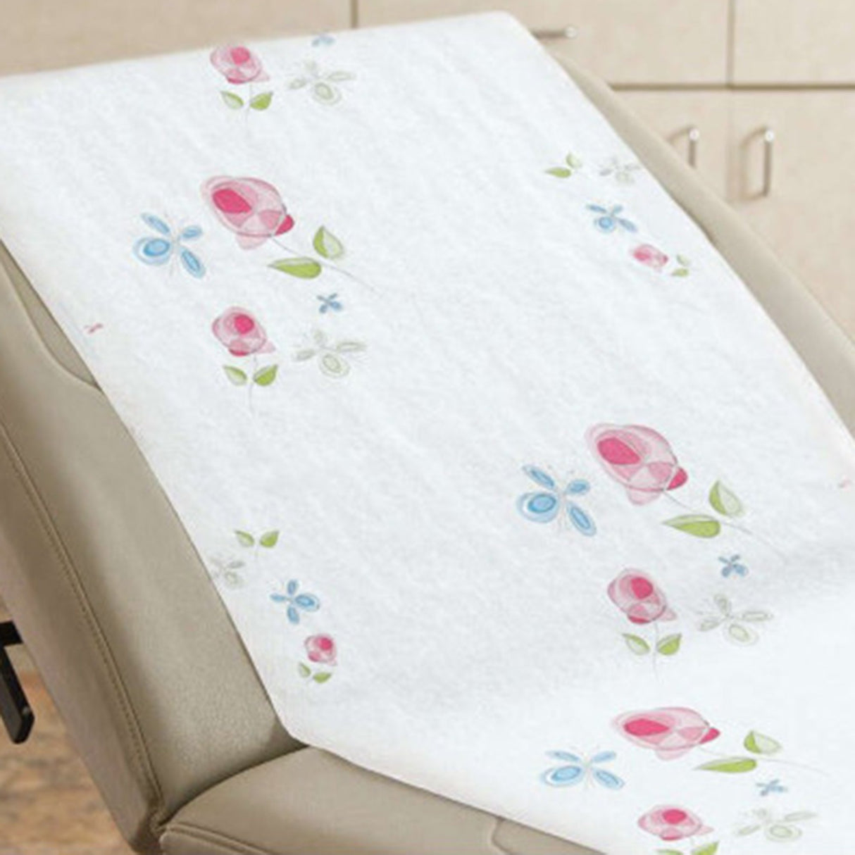 Table Paper Rose Garden® 18 Inch Width 225 Foot Length Print (Roses) Smooth - BeHope