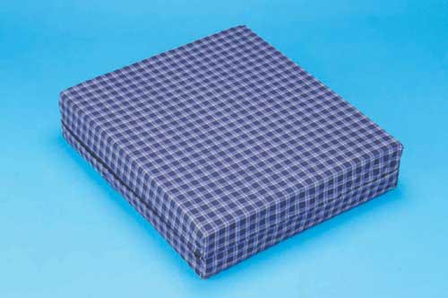 Coussin en mousse pour fauteuil roulant à carreaux 17,5 x 19,5 x 2-7/8 Comp Foam